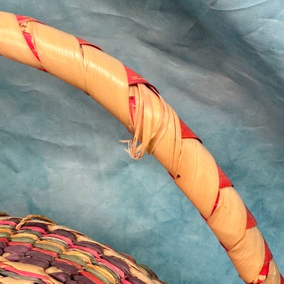 Vtg Woven Rattan/Straw Colorful Snake Charmer Basket Lid Handles Native American - Picture 6 of 7